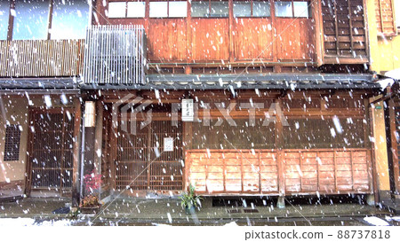 Snow scene in Kanazawa's Nishichaya district Snow scene in Kanazawa's Nishichaya district 88737818