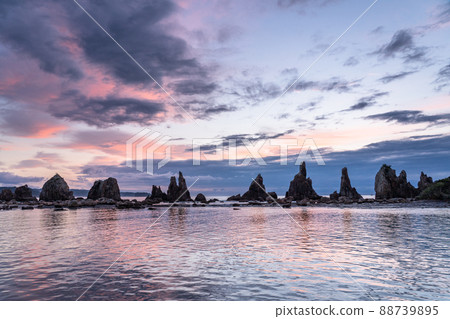 《和歌山縣》橋鬼岩的黎明和景點 《和歌山縣》橋鬼岩的黎明和景點 88739895
