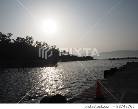 背光海濱度假村 88742765