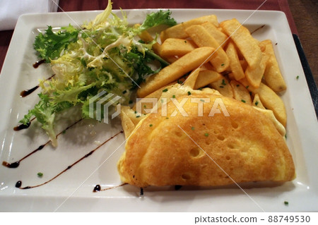 聖米希爾山著名的煎蛋捲 88749530