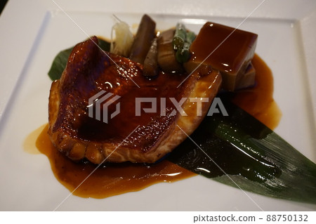 Boiled sea bream, a kaiseki meal of Umi no Hote Isaba 88750132