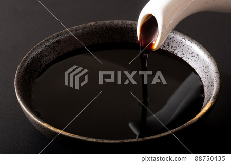 Tamari soy sauce 88750435