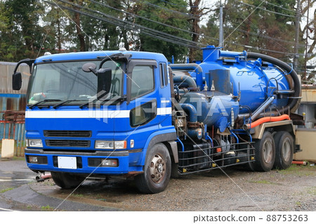 Image of industrial waste collection and transportation vehicle 88753263
