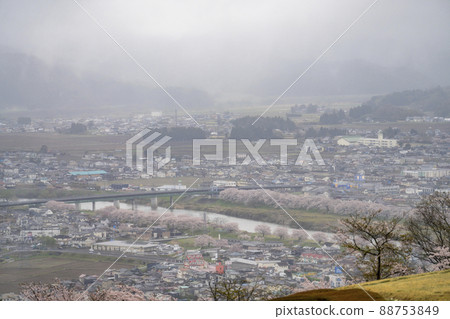 Hitome Senbonzakura, Shiraishi River on a rainy day, bird's-eye view, Shibata Town, Miyagi Prefecture Hitome Senbonzakura, Shiraishi River on a rainy day, bird's-eye view, Shibata Town, Miyagi Prefecture 88753849