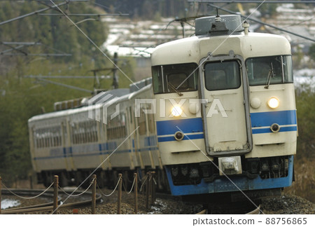 北陸本線栗良翼JR西413系+475系B06+A18組織(金澤) 北陸本線栗良翼JR西413系+475系B06+A18組織(金澤) 88756865