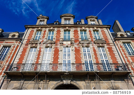 Place des Vosges (Paris, France), the oldest square in Paris 88756919