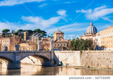 羅馬Tupele和聖彼得大教堂的圓屋頂 88758890