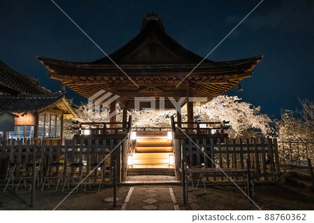 Mitsui-ji Temple's moon-viewing stage 88760362