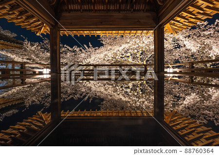Sakura reflection on the Mitsui-ji Temple Kangetsu stage 88760364