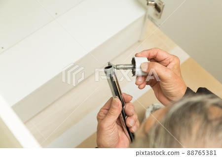 Craftsman hand to connect piping 88765381