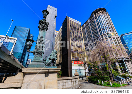 中央區、東京日本橋獅子雕像和日本橋三越的城市景觀 中央區、東京日本橋獅子雕像和日本橋三越的城市景觀 88766488