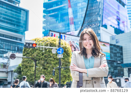 Business Woman Shibuya Scramble Crossing Business Woman Shibuya Scramble Crossing 88768129