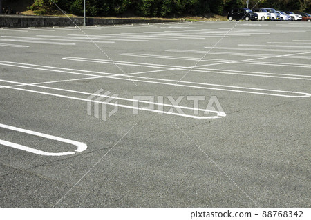 U-shaped parking line U-shaped parking line 88768342