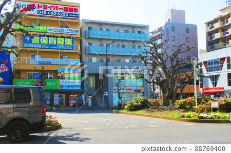 Scenery of Shin-Koshigaya Station on the Tobu Railway Isesaki Line (Tobu Sky Tree Line) and its surroundings (photographed in April 2022) Scenery of Shin-Koshigaya Station on the Tobu Railway Isesaki Line (Tobu Sky Tree Line) and its surroundings (photographed in April 2022) 88769400