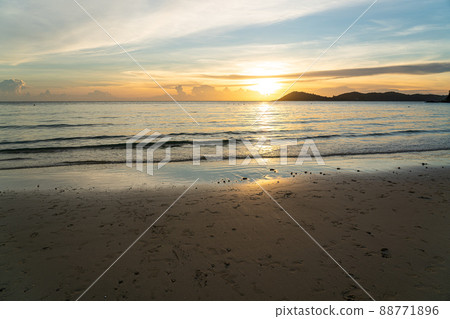 Beautiful sunset in Koh Samet Island, Famous Tourist destination in Rayong, eastern Thailand 88771896