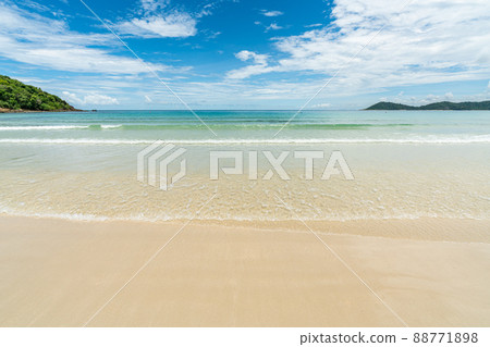 Sunny beach in Koh Samet Island, Rayong, Thailand 88771898