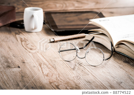 round frame style 88774522