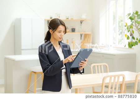 Real estate property information Women in their 20s 88775810