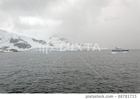 Coastline of Antarctica - Global Warming - Ice Formations Coastline of Antarctica - Global Warming - Ice Formations 88781715
