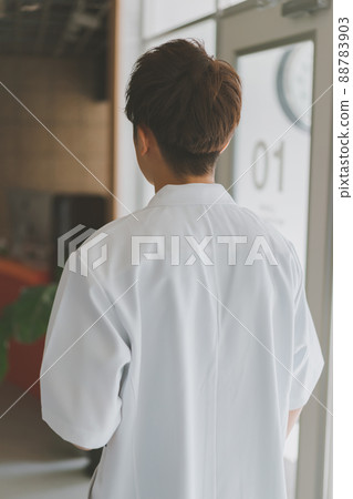 一位醫生 88783903