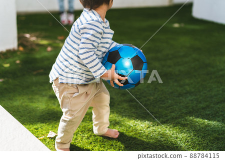 10 months old ball play 88784115