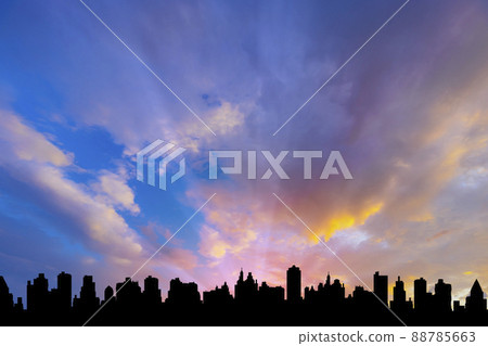 黎明時分的城市剪影 黎明時分的城市剪影 88785663