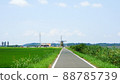 It's refreshing to ride a bicycle on the Inba-numa cycling road in Chiba in the summer. 88785739