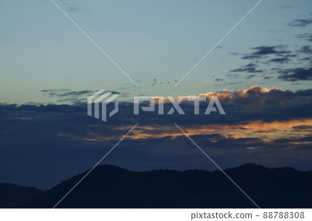 Early winter dawn, sunrise clouds and mountains, 211114am 88788308