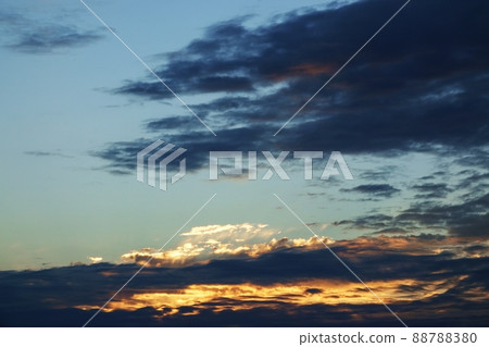 Early winter dawn, sunrise clouds and mountains, telephoto, 211114am 88788380