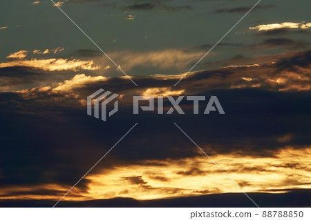Early winter morning sky, sunrise clouds, telephoto, 211114am Early winter morning sky, sunrise clouds, telephoto, 211114am 88788850