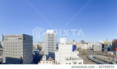 大分車站廣場旋轉和市區 大分車站廣場旋轉和市區 88789650
