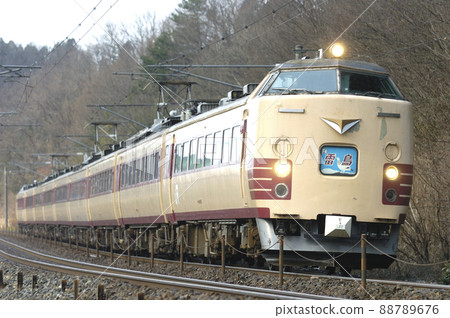 北陸本線翼栗良JR西485系列Y31+Y33編隊(金澤)雷鳥新潟雷鳥 北陸本線翼栗良JR西485系列Y31+Y33編隊(金澤)雷鳥新潟雷鳥 88789676