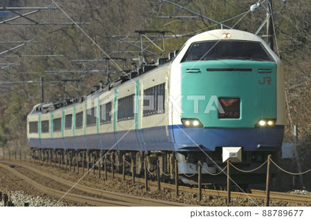 北陸本線椿田栗倉JR東485系R1編隊（新潟）白鷹 88789677