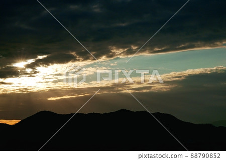 初冬的清晨天空・山光照耀・長焦・211114am 初冬的清晨天空・山光照耀・長焦・211114am 88790852