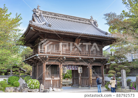 [No. 1 Fudasho] 1st Ryozen Temple Niomon [88 places in Shikoku] 88792573