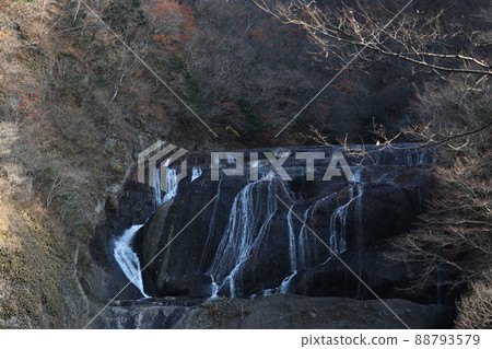 Fukuroda Falls 88793579