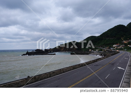 陰陽海泰金銅廠 陰陽海泰金銅廠 88795940