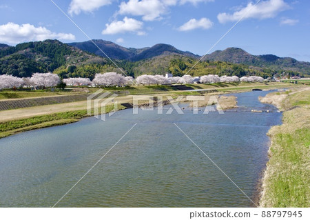 春季維護後的加山托達城堡遺址 春季維護後的加山托達城堡遺址 88797945
