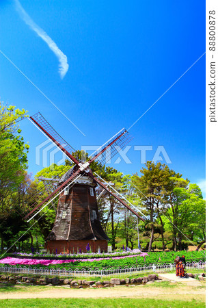 Nagoya City, Meijo Park Dutch Windmill Scenery 88800878