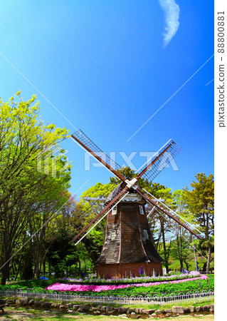 Nagoya City, Meijo Park Dutch Windmill Scenery 88800881