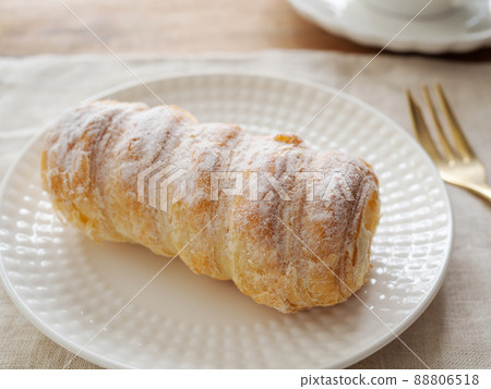 Cream roll pie Cream roll pie 88806518