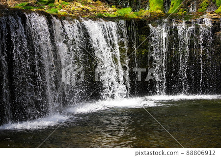 Beautiful spring water Beautiful spring water 88806912