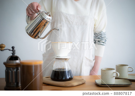 To make coffee To make coffee 88807817