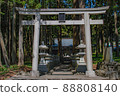 Go through the torii gate of Yamamiya Sengen Shrine 88808140