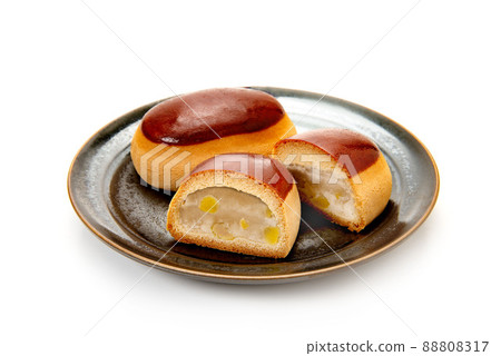 Japanese sweets kuri manju 88808317