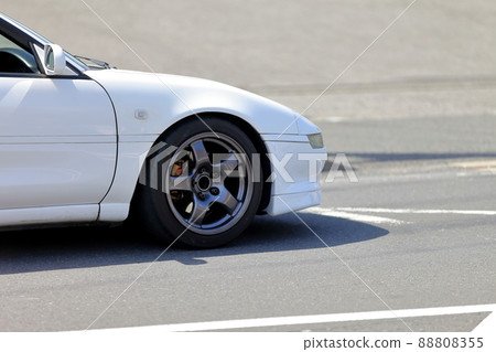 Image of a domestic sports car running on public roads Image of a domestic sports car running on public roads 88808355