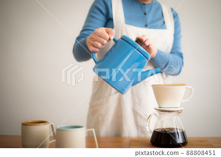 To make coffee To make coffee 88808451