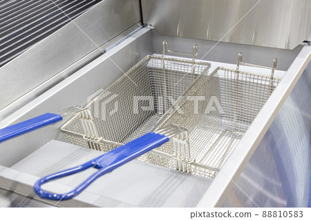New empty modern professional deep fryer basket for  kitchen restaurant 88810583