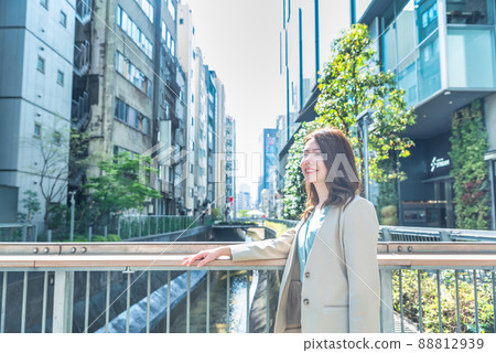 Smile business woman Shibuya River Smile business woman Shibuya River 88812939