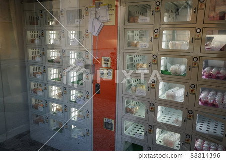 Egg vending machine (locker type) 88814396